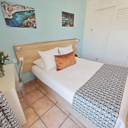 Des Calanques Hotel *